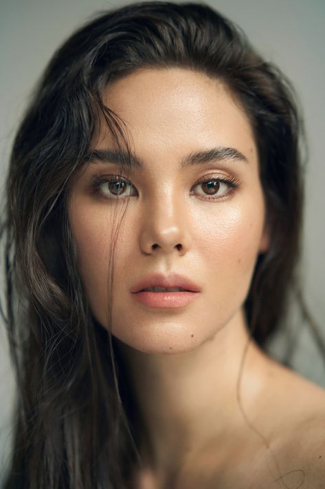 Catriona Gray, Filipina Beauty, Face Drawing Reference, Portrait Photography Women, Face Photography, Model Face, Female Portraits, Photography Women, Beauty Queens