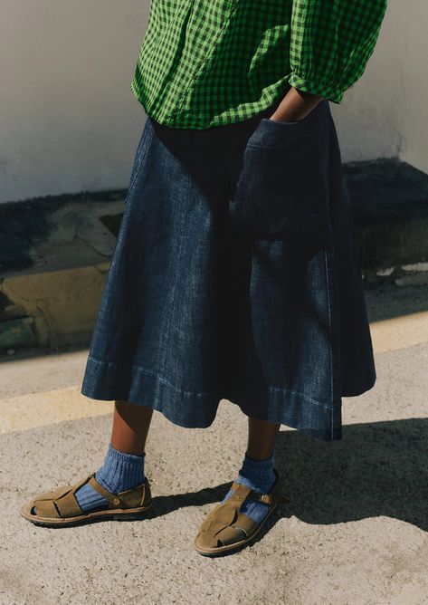 Simple Clothing, Fisherman Sandals, Sandals Outfit, Caged Sandals, Mode Inspo, Mode Streetwear, Early Spring, Look Chic, Simple Outfits