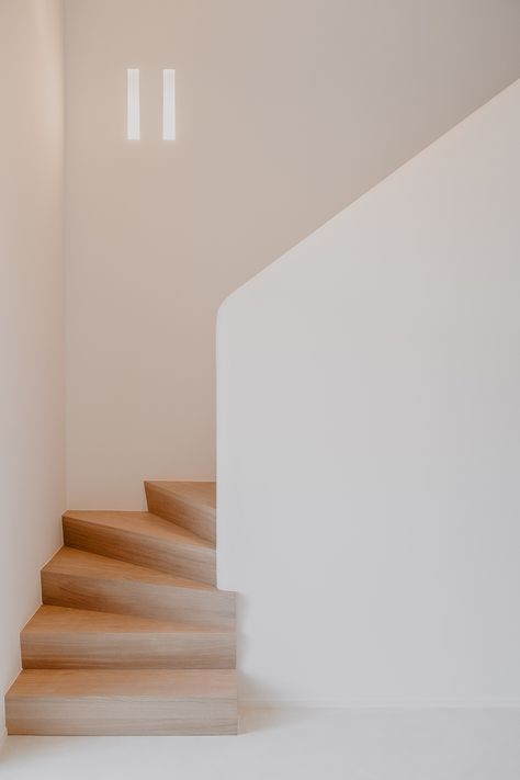 Ingangs Decor, Interior Staircase, Staircase Lighting, Stair Lighting, Home Stairs Design, Wooden Staircases, Lan Can, 아파트 인테리어, Interior Stairs