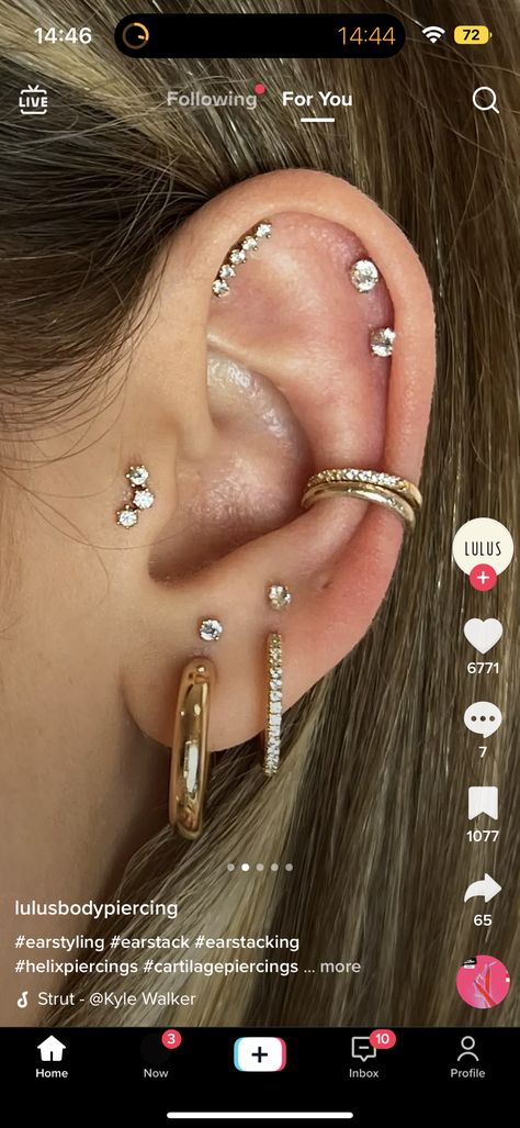 Ear Piercings Helix, Cool Ear Piercings, Pretty Ear Piercings, Cool Piercings, Cute Ear Piercings, Sweet Jewelry, Cute Piercings, Body Jewelry Piercing, Piercing Ideas