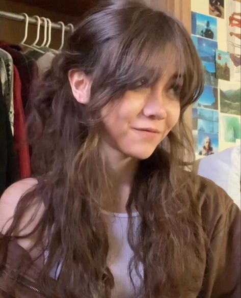 Wispy Wavy Hair, Shaggy Hair Cuts For Women, Brown Shaggy Hair, Shaggy Haircuts, Hair Reference, Hair Inspo Color, Medium Hair Cuts, American Beauty, Dream Hair