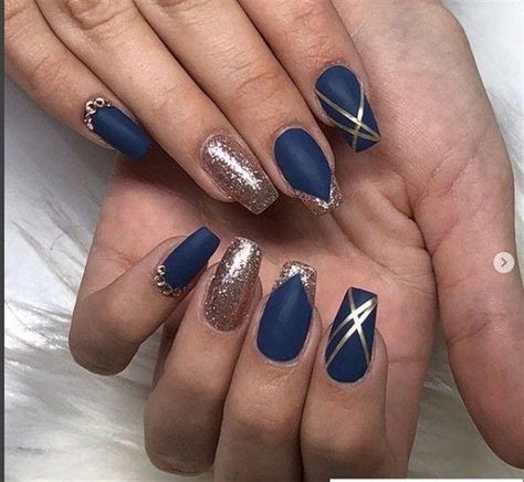 Navy Nails Design, Navy Nail Art, Navy Blue Nail Designs, Nails Bride, Blue And Silver Nails, Nails Bridal, Blue Nail Color, Dark Blue Nails, Navy Nails