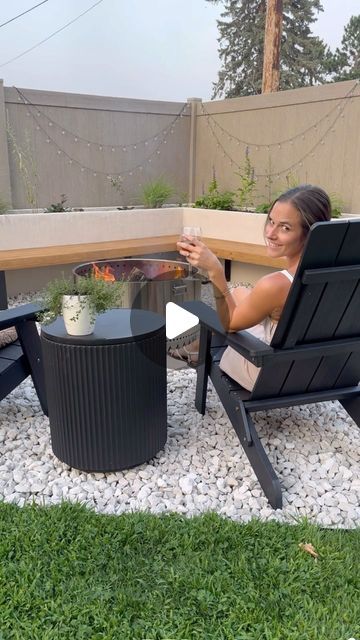 Melissa Woods - DIY & Design on Instagram: "What a journey this has been! All details in my highlight “firepit” and don’t forget to hit follow if you want to see more badass home improvement projects. 💪 

#diyfirepit #concretegarden #diylandscaping #moderndesignfurniture #modernlandscaping #girlswhobuild #diygirl" Washington State Backyard Ideas, Family Backyard Layout Ideas, Firepits Backyard Diy, Outdoor Ideas Backyard, Fire Pit Landscaping Ideas, Outdoor Hosting, Outdoor Yard Ideas, Backyard Spa, Outdoor Fire Pit Area