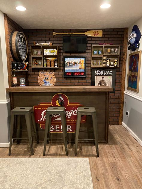 Bar Rec Room Ideas, Gameroom Bar Ideas Diy, Custom Built Bars For Home, Basement Bar On A Budget, Home Bar Ideas Man Cave, Easy Basement Bar, Bar In Small Space, Man Cave Bar Ideas Small Spaces, Small Bar Ideas Business