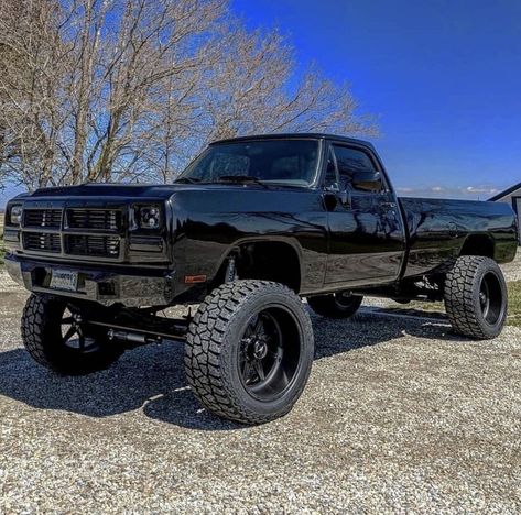 Dodge Square Body Trucks, Dodge Trucks Lifted, First Gen Cummins, Old Chevy Trucks, First Gen Dodge, Truck Builds, Cummins Diesel Trucks, Old Chevy, Dodge Cummins Diesel