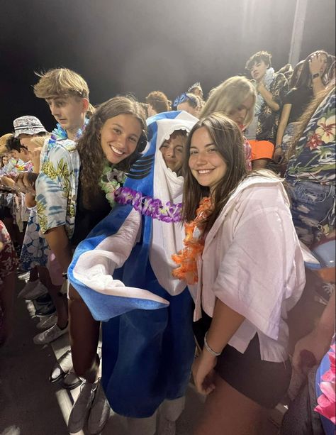 Aloha Theme Football Game, Hawaii Football Game Theme, Hawaiian Football Theme, Hawaiian Football Theme Outfit, Hawaiian Theme Football Game, Pep Rally Themes, Hawaiian Day, Spirit Days, Theme Nights