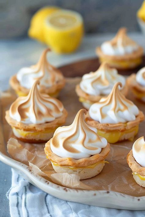 Lemon Meringue Pie Bites, Lemon Meringue Bites, Predinner Snacks, Fluffy Meringue, Cake Stall, Mini Tarts, Lemon Dessert, Mini Pie, Pie Bites