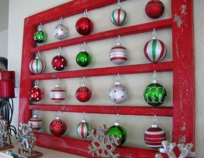 10 Creative Ornament Displays - Housewife Eclectic Ornament Holder, Diy Christmas Ornament, Ornament Display, Navidad Diy, Noel Christmas, Christmas Deco, Decor Items, Christmas Projects, Christmas Cheer