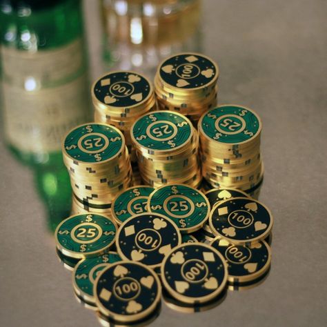 1930 Aesthetic, Tactical Gear Storage, Poker Chips Set, Poker Room, Poker Chip, Fallout New Vegas, Poker Chips, Online Gambling, Poker Cards