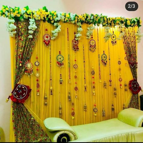 Mehndi Background Decoration, Mehndi Background, Diy Mehndi Decorations, Background Decoration Ideas, Haldi Decoration Ideas At Home, Leaf Decor Wedding, Haldi Decoration Ideas, Haldi Ceremony Decorations, Mehendi Decor Ideas