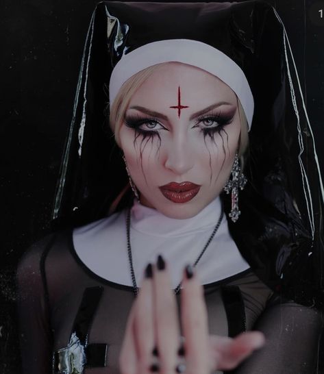 Evil Nun Makeup, Gothic Nun, Evil Nun, Dark Gothic, Cosplay Makeup, Costume Ideas, Spooky Season, Halloween Costume, Halloween Face