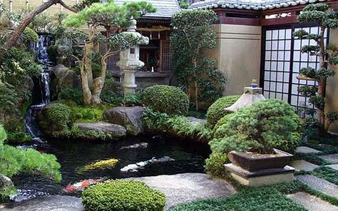 Modern Japanese Garden Landscapes, Reka Bentuk Landskap, Japanese Garden Backyard, Modern Japanese Garden, Japanese Gardens Design Ideas, Japanese Garden Decor, Kolam Koi, Taman Air, Small Japanese Garden