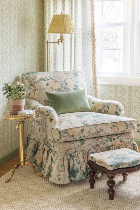 As I shared the reupholstered chairs in my office reveal, one of the most common questions I got is “how much does it cost to reupholster?” Furniture Foam, Grandmillennial Style, Parsons Dining Chairs, Small Accent Chairs, Colored Ceiling, Green Paint Colors, Blanket Box, Vintage Sofa, Large Sofa