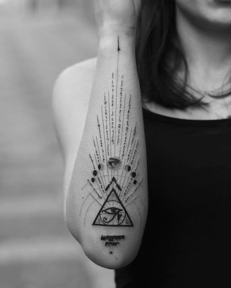 Egypt Inspired Tattoo, Ancient Tattoo Ideas Mythology, Egypt Mythology Tattoo, Ancient Egypt Tattoo Design, Avatar Decorations, Egyptian Mythology Tattoo, Geometric Eye Tattoo, Egyptian Symbol Tattoo, Seeing Eye Tattoo