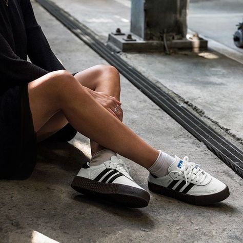 Adidas Samba Rose, Adidas Shoes Outfit, White Samba, Sambas Adidas Women Outfit, Adidas Classic Shoes, Samba Adidas Outfit, Adidas Sambarose, Platform Outfit, Samba Adidas