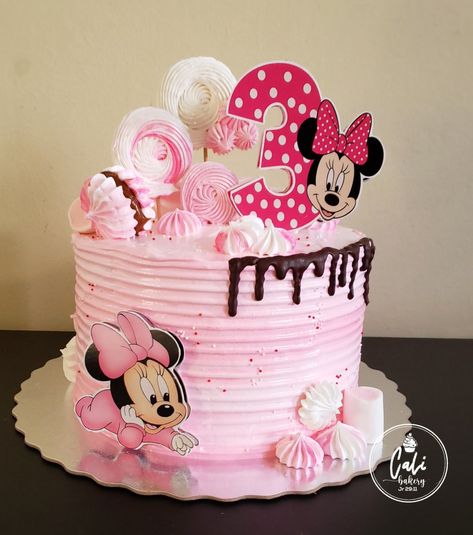 Bizcocho rosado, merenguito ,supiro duro, suspiro, merengue Mini Mouse Cake Birthdays, Τουρτα Minnie Mouse, Pastel Minnie Mouse Rosa, Mini Maus Cake, Dort Minnie, Minnie Cake Ideas, Mickey Mouse Cake Design, Kue Mickey Mouse, Minnie Mouse Cake Ideas