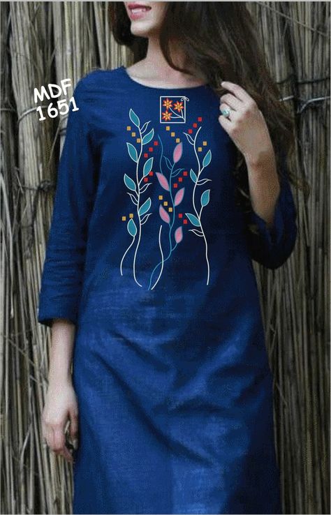 Handprint Kurti Design, Handpaint Kurti Design, Hand Paint Kurti Design, Hand Painted Kurtas For Women, Kurti Painting Ideas, Hand Paint Kurti, Kurta Hand Embroidery Design, Painted Kurti Designs, Febric Penting Design Kurti