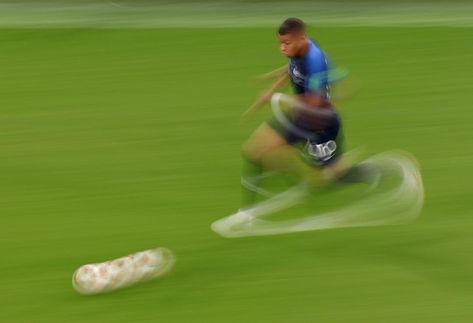 @robc71 on Instagram: “Catch me if you can. Kylian Mbappe of France runs with the ball during the World Cup Semi Final match against Belgium. . . . #kylianmbappe…” World Cup Semi Final, World Cup Russia 2018, Fifa Football, Kylian Mbappe, Joke Of The Day, World Cup 2018, Semi Final, Sports Photos, How To Run Faster