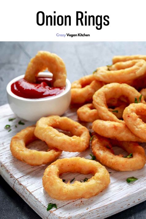 This recipe for classic fried onion rings uses a delightful combination of flavors, yielding a crispy exterior and tender onion on the inside! Moreover, its straightforward steps and minimal ingredients make it an effortless dish to prepare, ready to snack on in no time at all! Vegan Onion Rings, Fried Onion Rings, Crispy Onion Rings, Homemade Onion Rings, Flour Alternatives, Cooking Thermometer, Types Of Flour, Vegan Sides, Vidalia Onions