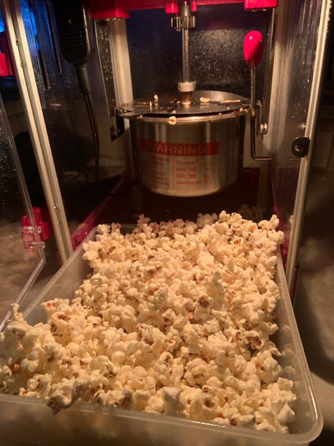 Aesthetic Popcorn Machine, Popcorn Popping Aesthetic, Popcorn Machine Aesthetic, Aesthetic Popcorn, Home Popcorn Machine, Popcorn Aesthetic, Home Popcorn, Snack Aesthetic, Coastal Party