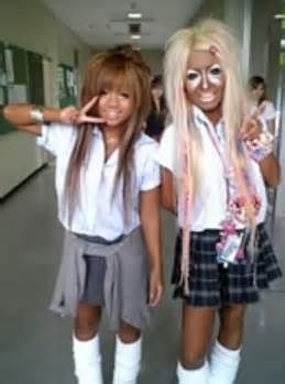 Kogal kogyaru koganguro Kogal Fashion, Ganguro Girl, Soft Grunge Hair, Gyaru Makeup, School Uniform Fashion, 일본 패션, Gyaru Fashion, Japanese Street Fashion, J Fashion