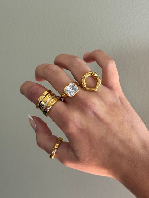 Sabrina Ring - 8 Bulky Gold Jewelry, Chunky Vintage Rings, Chunky Stone Rings, Carrie Elizabeth Jewellery, Gold Ring Stack Chunky, Gold Statement Rings, Gold Rings On Hand, Cool Gold Jewelry, Gold Jewelry Chunky