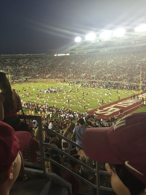 Aesthetic: College Football Game College Au Aesthetic, Usa College Aesthetic, America College Aesthetic, College Sports Aesthetic, College Romance Aesthetic, Football Romance Aesthetic, Sports Commentator Aesthetic, Football Tailgate Aesthetic, University Party Aesthetic