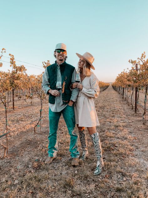 Couples Wine Tasting Outfits, Fredricksburg Girls Weekend Outfit, Fredericksburg Texas Outfit Winter, Fredericksburg Texas Outfit Fall, Fredricksburg Couples Trip, Fredericksburg Outfits, Fredericksburg Texas Outfit, Winter Wine Tasting Outfit, Winery Outfit Winter