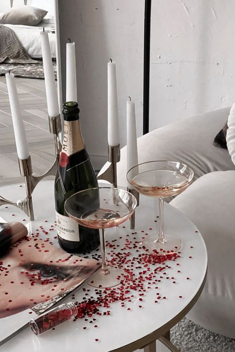 Champagne and glasses for valentines day V Day Flowers, Valentine Astethic, Valentines Aethestic, Valentines Day Astethic, Valentines Day Esthetics, Valentines Astethic, Valentines Day Content Ideas, February Asethic, Valentines Aesthetic Photoshoot