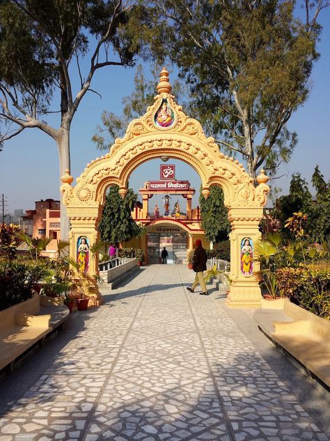 Rishikesh Ashrams, Yoga and Food Saraswati Puja Pandal, Rishikesh Ashram, Christmas Eyeshadow Looks, Ganesh Temple, Char Dham, Christmas Eyeshadow, Yoga India, Yoga Food, Event Entrance