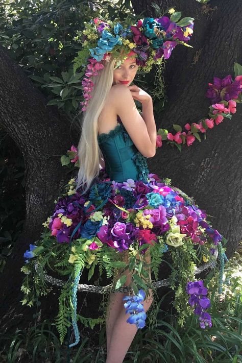 Costume Fleur, Tropical Skirt, Floral Headdress, Flower Costume, Recycled Dress, Fair Outfits, Fest Outfits, Hoop Skirt, Fabric Spray