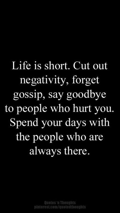 Selfish Friends, Negative People Quotes, Short Mottos, Gossip Quotes, Negativity Quotes, Now Quotes, Quotes Tumblr, Motiverende Quotes, Quotes Short