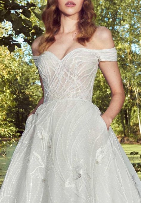 Sabrina Style, Gown With Pockets, Bridal Room, Dress Kebaya, Graduation Dresses, Princess Wedding Dress, Wedding Dresses Strapless, White Gowns, Zuhair Murad