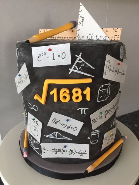 Math Cakes Design, Math Teacher Birthday Cake, Maths Birthday Cakes, Math Themed Cake, Math Birthday Cakes, Teacher Cakes Ideas, Math Themed Party, Maths Cake Design, Math Cake Ideas Birthday