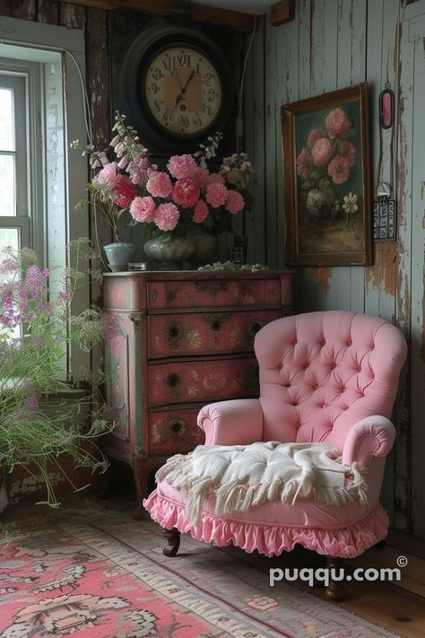 Victorian Vibes, Girly Apartments, Girly Apartment Decor, Pink Victorian, Poltrona Vintage, Dream Place, Casa Vintage, Mid Century Modern Living Room, Shabby Chic Bedroom