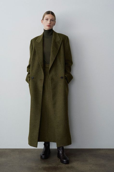 Jaka Coat in Wool and Alpaca Coat Inspiration, Green Wool Coat, Oversized Coat, Coat Outfits, Menswear Inspired, Sporty Chic, 가을 패션, Look At You, Outerwear Women