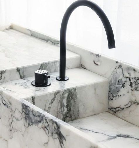 #handlebrass #turkishtiles 
#antiquefurniture #ba 

#bas #n #homedecor
#interiordesign #bathroomdesign Toilette Design, Restroom Design, Marble Sink, Black Faucet, Bathroom Design Trends, Bad Inspiration, Interior Minimalista, Marble Sinks, Bathroom Design Inspiration