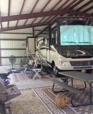 Porch For Camper, Rv Barn, Rv Shelter, Rv Carports, Rv Lots, Static Caravan, Property Ideas, Alternative Living, Rv Garage