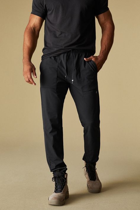 The One Jogger - Fabletics Dear 2023, Gym Fits Men, Fall Fitness, Masc Outfits, Mens Athletic Wear, Natural Movement, Gym Fits, Street Style Outfits Men, 2023 Christmas