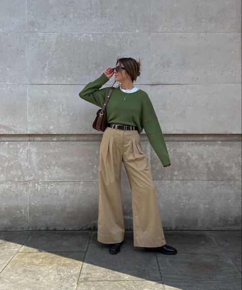 Simple spring look wide leg trousers and olive green jumper Spring Outfits Beige Pants, Wide Leg Brown Pants Outfit Winter, Green Jumper Outfit Aesthetic, Styling Green Sweater, Olive Jumper Outfit, Beige And Green Outfits For Women, Green Sweater Winter Outfit, Beige Trousers Outfit Fall, Outfit With Green Trousers