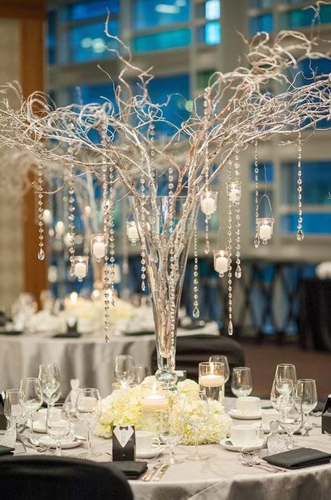 5 Ideas For Perfect Centerpieces Tall And Jeweled Hanging Glass Vase, Wedding Motifs, Unique Wedding Flowers, Wedding Floral Centerpieces, Unique Centerpieces, Flower Centerpieces Wedding, Wedding Flower Arrangements, Wedding Table Centerpieces, Flower Centerpieces