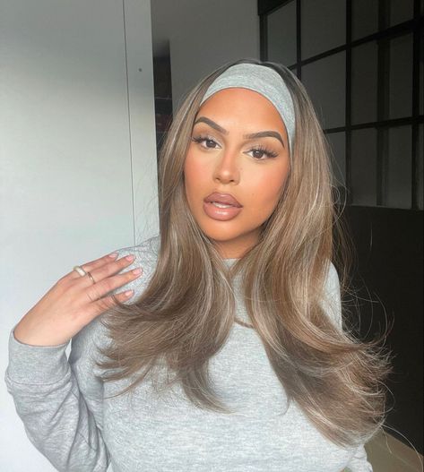 Vanilla Chai Hair Color, Light Mushroom Brown Hair Color Balayage, Ash Blonde Hair Balayage, Bombshell Hair, Blonde Bob Wig, Cute Hair Colors, Brown Hair Inspo, Brown Hair Color, Vanilla Chai