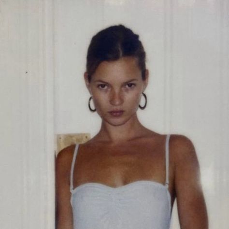 kate moss’ lover on Instagram: "kate moss random photos i've been saving! - this is probably my favorite Mossy Mix ever 🖤" Kate Moss Interview, Young Kate Moss, Kate Moss Hair, Kate Mess, Supermodel Body, Lila Moss, Kate Moss Style, Miss Moss, 90s Models