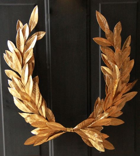 Mirror Wreath Christmas, Laurel Wreath Front Door, Round Mirror Christmas Garland, White Outdoor Christmas Decor, Boxwood Wreaths, Gold Laurel Wreath, Gold Christmas Wreath, Gold Wreath, Ball Garland