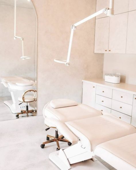 Dreams Spa, Esthetician Room Decor, Esthetics Room, Spa Room Decor, Spa Interior Design, Medical Office Design, Salon Suites Decor, Esthetician Room, Clinic Interior Design