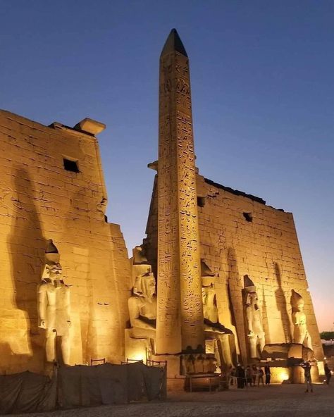 Luxor Temple at night - Egypt 🇪🇬 #ALi_Ezzat 👑 Ancient Egypt Architecture, Egypt Architecture, Goddess Of Egypt, Egyptian Magic, Egypt Aesthetic, Luxor Temple, Ancient Egypt History, Ancient Egyptian Gods, Ancient Egypt Art