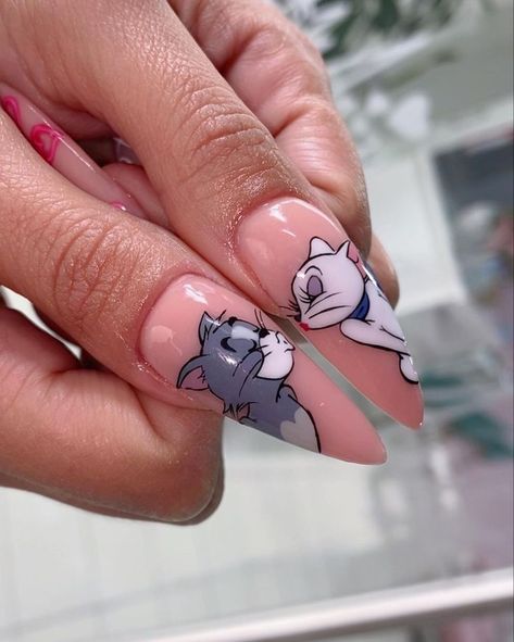 Valentine's Day Nails Ideas. Pin By Girl's Fashion 2024 | Valentines Day Nail Acrylic Nails With Animations, Cartoon Characters Nails, Tom And Jerry Nails, Nails With Drawings, Cartoon Nail Art Designs, Nail Art Cartoon, Tom I Jerry, Fun Spring Nails, Animation Nails