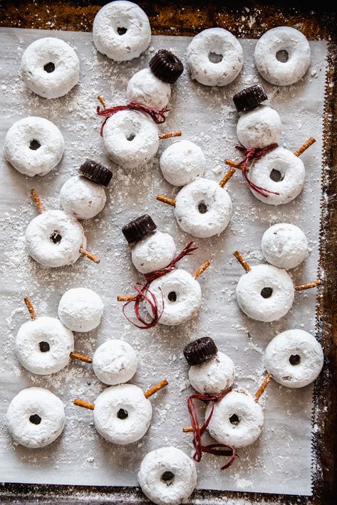 Snowman Donuts, Healthy Gingerbread Cookies, Rum Truffles, Cranberry Tart, Christmas Donuts, Powdered Donuts, Dessert Sans Gluten, Vegan Donuts, Sugar Donut