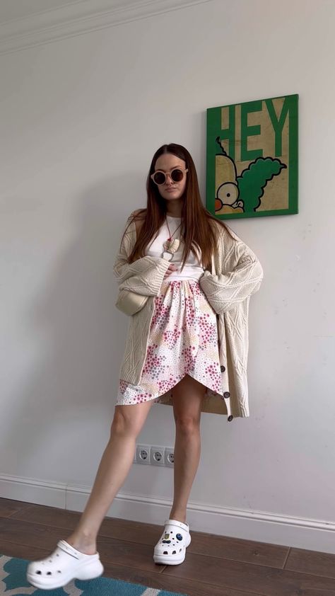 Floral Dress With Clogs, Crocs Clogs Outfit, Chunky Crocs Outfit, Crocs Bae Clogs, Crocs Bae Clog, How To Wear Crocs, Crocs Bae, Bae Clog, Croc Outfits