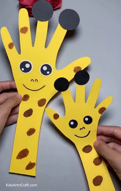 Creative & Fun Paper Crafts For Kids Play Arts And Crafts For Kids Toddlers, Paper Animal Crafts, Giraffe Crafts, Babysitting Crafts, Recycled Paper Crafts, Yellow Crafts, Construction Paper Crafts, Quick And Easy Crafts, Toddler Arts And Crafts